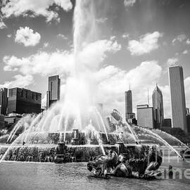 Chicago Buckingham Fountain Black and White Picture by Paul Velgos