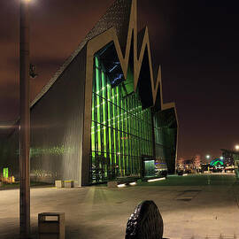 Glasgow Transport Museum by Grant Glendinning