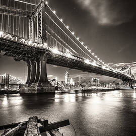 Manhattan Bridge New York by Ferrantraite