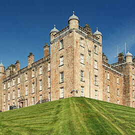 Drumlanrig Castle by Grant Glendinning