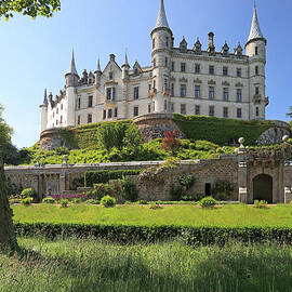 Dunrobin Castle by Grant Glendinning