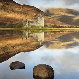 Kilchurn Castle by Grant Glendinning