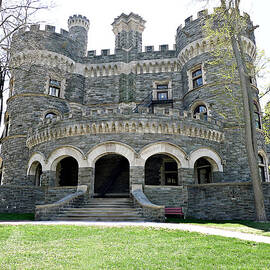 Arcadia - The Castle II by Richard Reeve