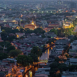 Bangkok City by Weerakarn Satitniramai