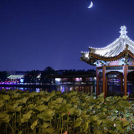 Beautiful Night Scene Of Houhai Lake - by Phototalk