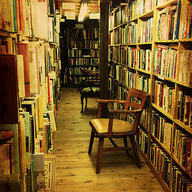 Bookworm Hideaway by Richard Reeve