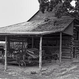 bw Antique Barn by Flees Photos