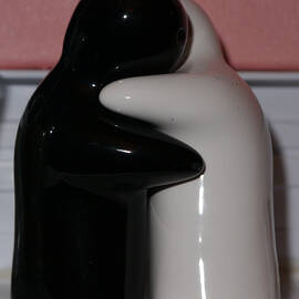 Ceramic Kiss by Richard Reeve