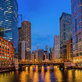 Chicago River Corridor by Carl Larson Photography