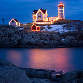 Christmas Time At Nubble Light. by Jeff Sinon