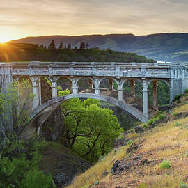 Columbia River Gorge Oregon by Alan Majchrowicz