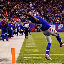 Dallas Cowboys V New York Giants by Al Bello