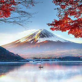 Fuji Mountain In Autumn by Doctoregg