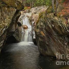 Gren Mountains Texas Falls by Adam Jewell