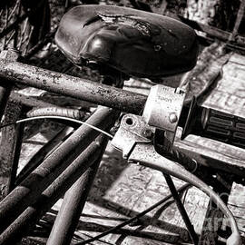 Handlebar by Olivier Le Queinec