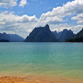 Khao Sok National Park, Thailand by Andrea Pistolesi