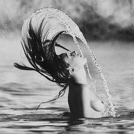 Marisa Berenson Flipping Her Hair In Water by Arnaud de Rosnay