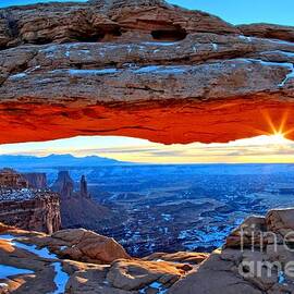 Mesa Arch Sunrise by Adam Jewell