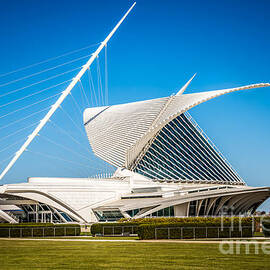 Milwaukee Art Museum Picture in Milwaukee Wisconsin by Paul Velgos