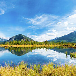 Minnewanka Lake by Wan Ru Chen