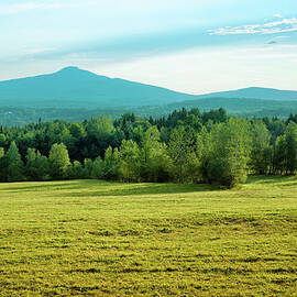 Mount Pinacle From Scenic Drive, Sutton by Nicolasmccomber