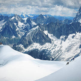 Mountain Climbers by Mammuth