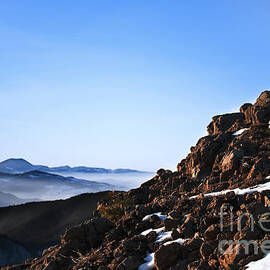 Mountain peak by Jelena Jovanovic