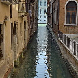 Narrow canal in Venice by Sami Sarkis Photography