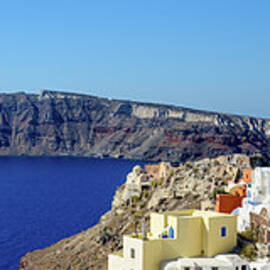 Oia Panoramic, Santorini, Greece by Chrishepburn