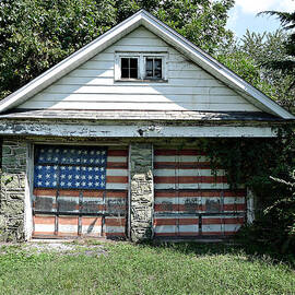 Old Glory Garage  by Richard Reeve