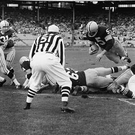 Paul Hornung Touchdown by Gianfranco Weiss