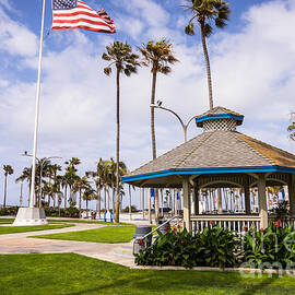 Peninsula Park in Newport Beach Orange County by Paul Velgos