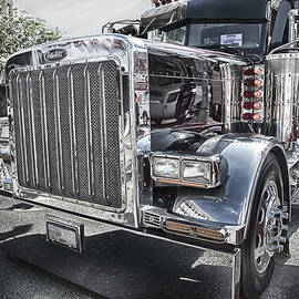 PETERBILT 2005 by Theresa Tahara