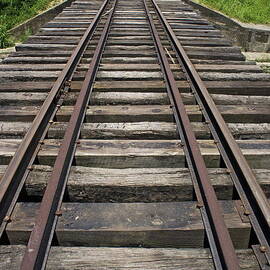 Railroad tracks by Sami Sarkis Photography