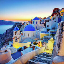 Romantic Travel Destination Oia by Mbbirdy
