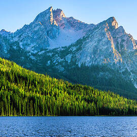 Sawtooth Mountains And Stanley Lake by Dszc