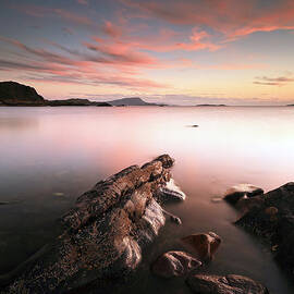 Seil Island Sunset by Grant Glendinning