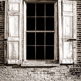 Shutters by Olivier Le Queinec