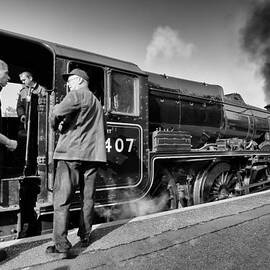 Steam Locomotive by Grant Glendinning