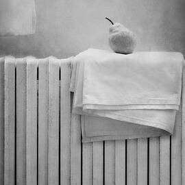 Still life with pear by Diana Kraleva