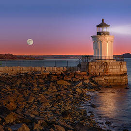 Sunrise at Bug Light by Susan Candelario