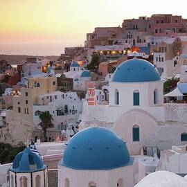 Sunset In Oia by Sergio Amiti