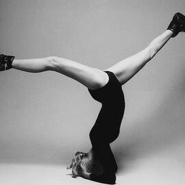 Suzy Chaffee Standing On Her Head by Isi Veleris