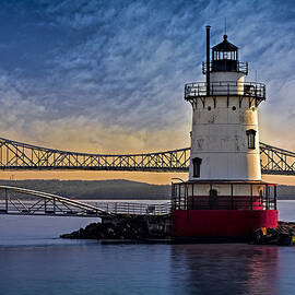Tarrytown Light by Susan Candelario