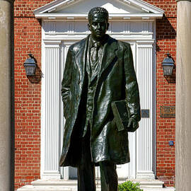 Thurgood Marshall Statue by Olivier Le Queinec