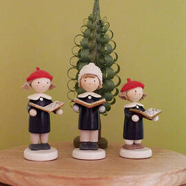 Tiny Carolers by Richard Reeve