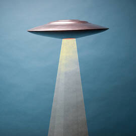 Ufo Shooting Teleporting Beam by William Andrew