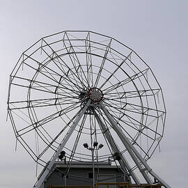 Web Wheel by Richard Reeve