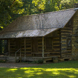 Yeoman Farmhouse at Kings Mountain by Flees Photos