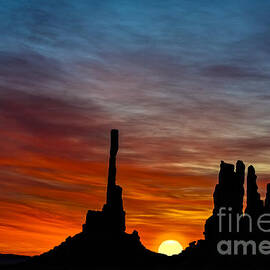 A New Day At The Totem Poles by Susan Candelario